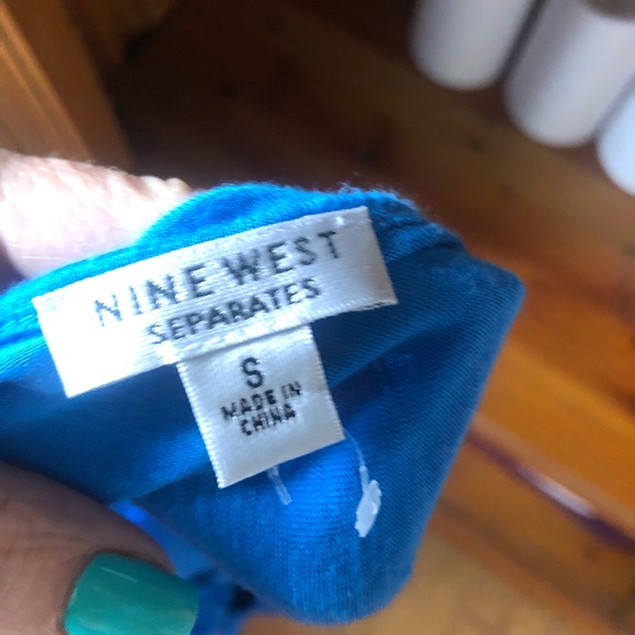 Beautiful blue long sleeve top - Picture 3 of 3